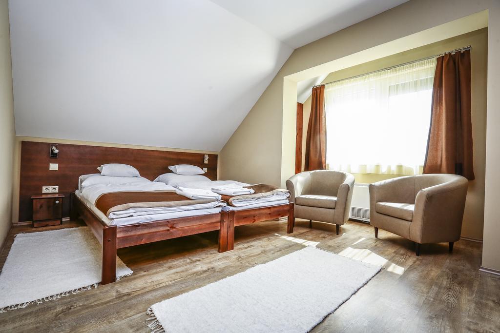 Granatalma Vendeghaz Hotel Fehervarcsurgo Bilik gambar