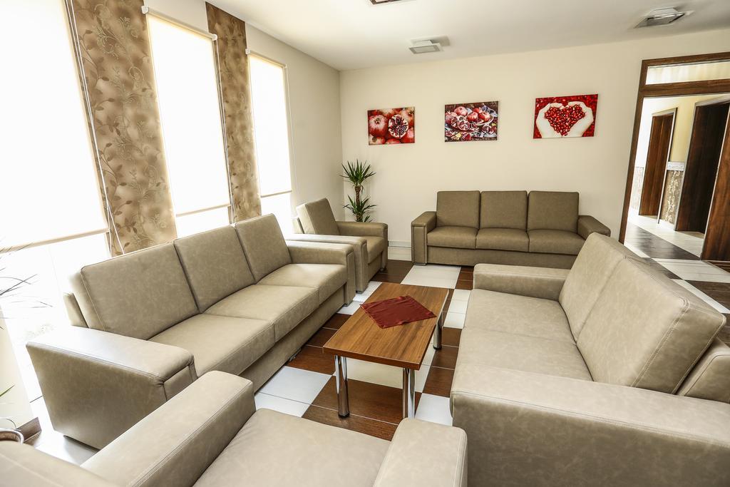 Granatalma Vendeghaz Hotel Fehervarcsurgo Luaran gambar
