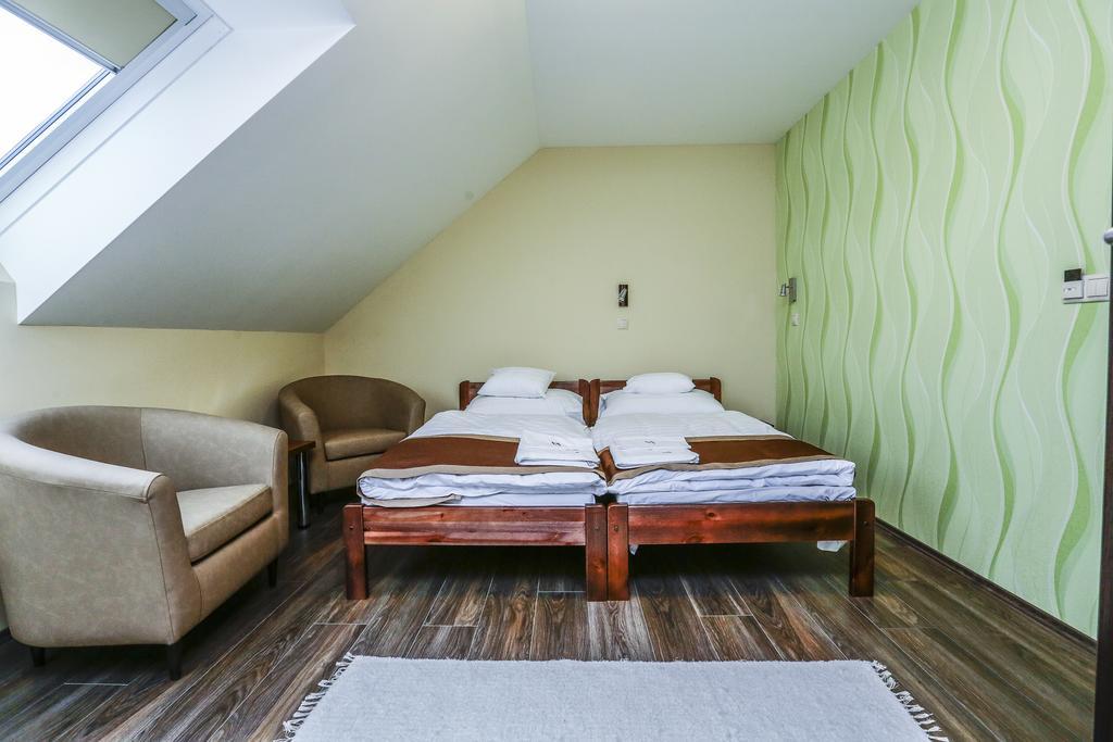 Granatalma Vendeghaz Hotel Fehervarcsurgo Bilik gambar