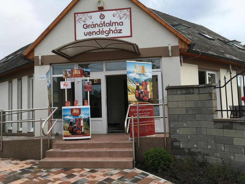 Granatalma Vendeghaz Hotel Fehervarcsurgo Luaran gambar